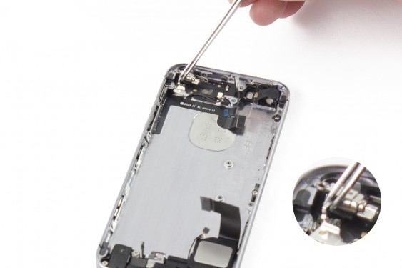 تعویض فلت کلید پاور آیفون SE