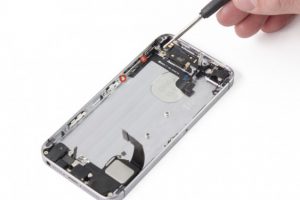 تعویض فلت کلید پاور آیفون SE