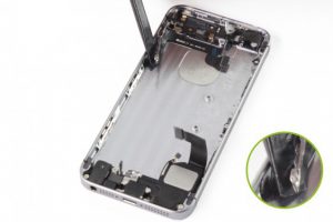 تعویض فلت کلید پاور آیفون SE