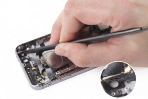 تعویض فلت کلید پاور آیفون SE