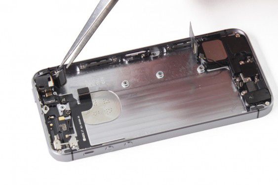 تعویض فلت کلید پاور آیفون SE