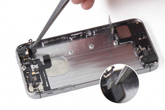 تعویض فلت کلید پاور آیفون SE