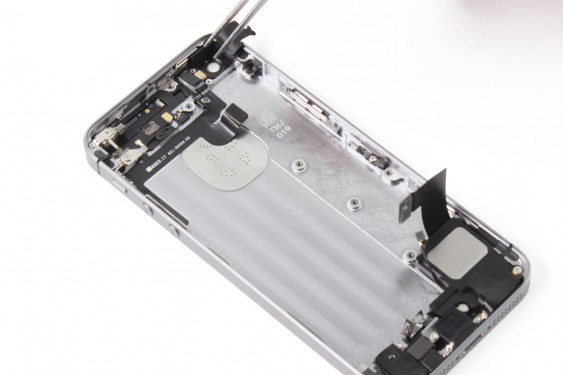 تعویض فلت کلید پاور آیفون SE