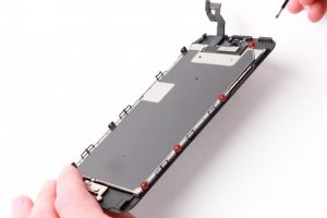 تعویض شیلد LCD آیفون 6 اس پلاس