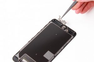 تعویض شیلد LCD آیفون 6 اس پلاس