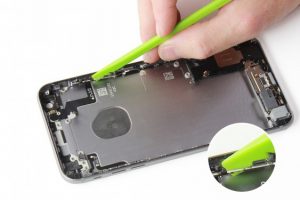 تعویض فلاش آیفون 6 اس پلاس