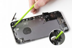 تعویض فلاش آیفون 6 اس پلاس