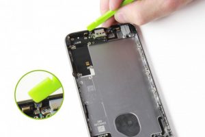 تعویض کانکتور شارژ آیفون 6 اس پلاس