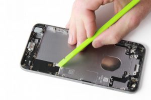 تعویض کانکتور شارژ آیفون 6 اس پلاس