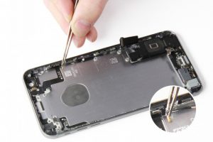 تعویض کانکتور شارژ آیفون 6 اس پلاس