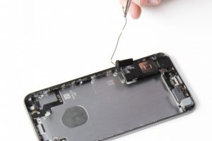 تعویض کانکتور شارژ آیفون 6 اس پلاس