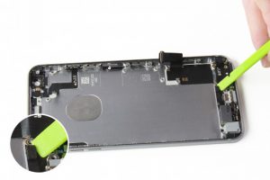 تعویض کانکتور شارژ آیفون 6 اس پلاس