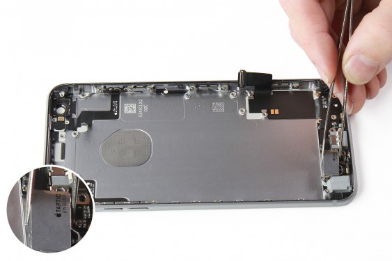 تعویض کانکتور شارژ آیفون 6 اس پلاس