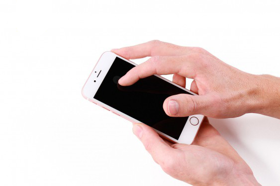 باز کردن گوشی آیفون 6 اس