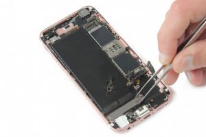 تعویض کانکتور شارژ آیفون 6 اس