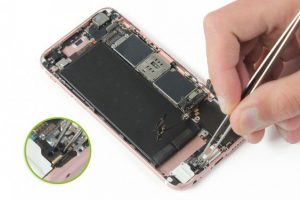 تعویض کانکتور شارژ آیفون 6 اس