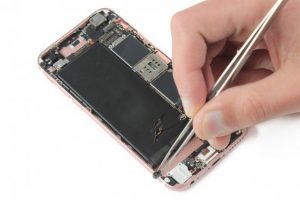 تعویض کانکتور شارژ آیفون 6 اس