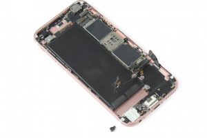 تعویض کانکتور شارژ آیفون 6 اس