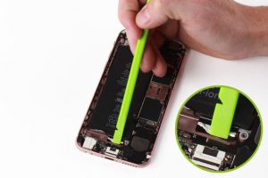 تعویض باتری آیفون 6 اس