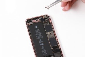 تعویض دوربین عقب آیفون 6 اس