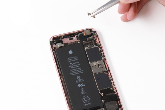 تعویض دوربین عقب آیفون 6 اس