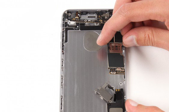 تعویض مادربرد آیفون 6 پلاس