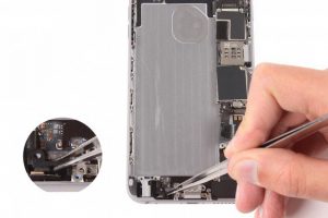 تعویض کانکتور شارژ آیفون 6 پلاس