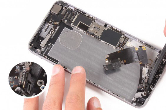 تعویض کانکتور شارژ آیفون 6 پلاس