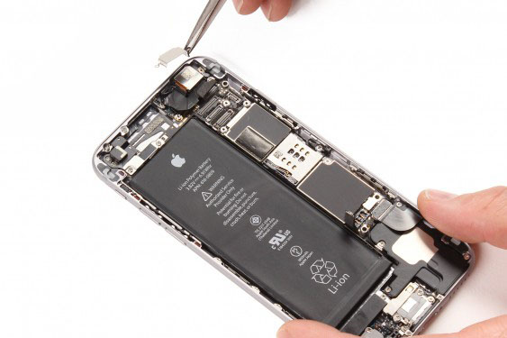 تعویض دوربین عقب آیفون 6