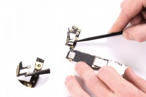 تعویض کابل اتصال وای فای و بلوتوث آیفون 6