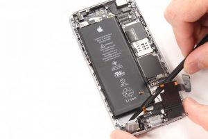 تعویض کانکتور شارژ آیفون 6