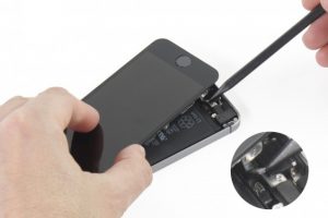 جداسازی صفحه نمایش آیفون SE