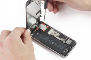 جداسازی صفحه نمایش آیفون SE