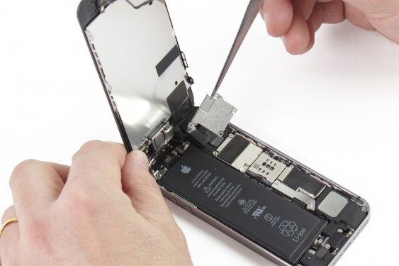 جداسازی صفحه نمایش آیفون SE