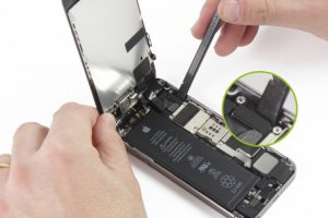 جداسازی صفحه نمایش آیفون SE