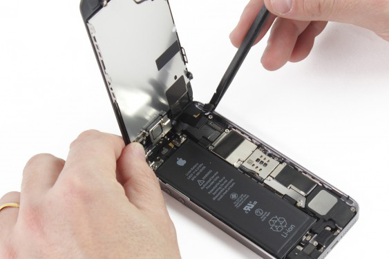 جداسازی صفحه نمایش آیفون SE