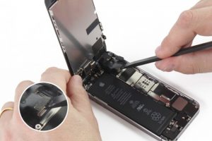 جداسازی صفحه نمایش آیفون SE