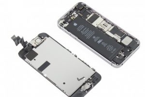 جداسازی صفحه نمایش آیفون SE