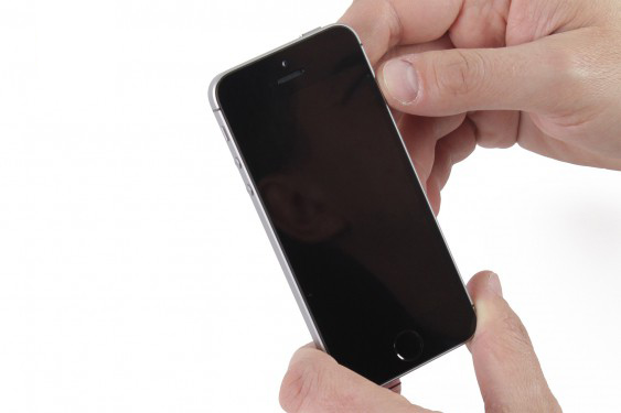 جداسازی صفحه نمایش آیفون SE