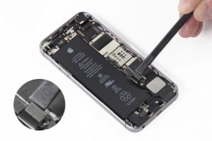 تعویض باتری آیفون SE