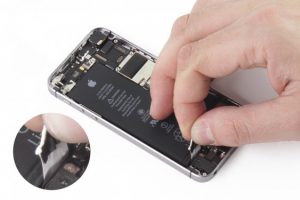تعویض باتری آیفون SE