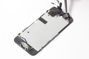 تعویض اسپیکر مکالمه آیفون SE