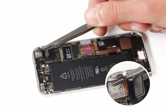 تعویض دوربین عقب آیفون 5 اس