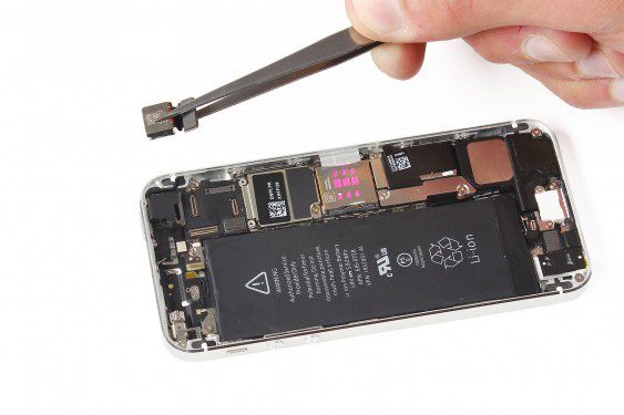 تعویض دوربین عقب آیفون 5 اس