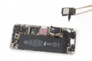 تعویض کانکتور شارژ آیفون 5 اس