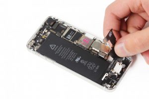تعویض کانکتور شارژ آیفون 5 اس