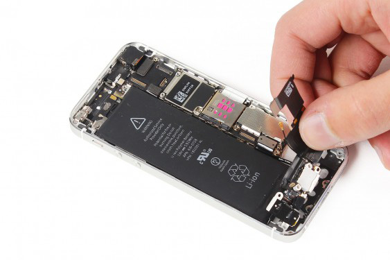 تعویض کانکتور شارژ آیفون 5 اس