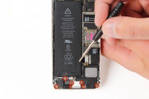 تعویض کانکتور شارژ آیفون 5 اس