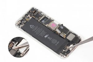 تعویض کانکتور شارژ آیفون 5 اس