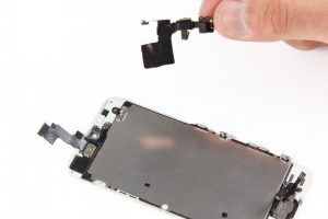 تعویض دورین جلو آیفون 5 اس